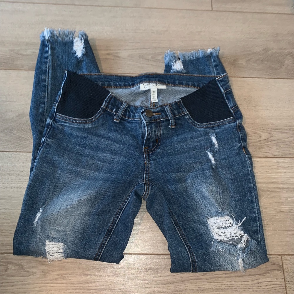 Jessica Simpson maternity jeans